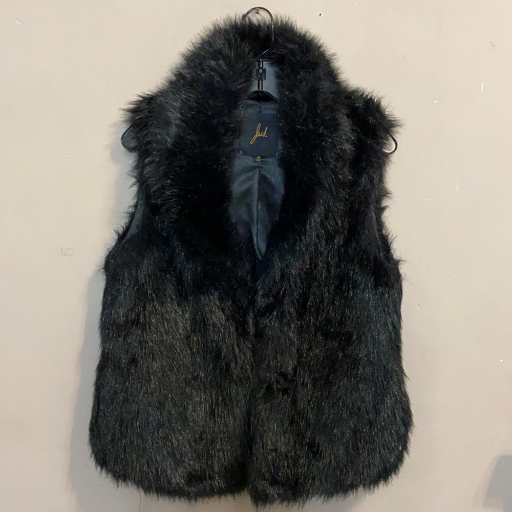 BB Dakota x UO faux fur vest